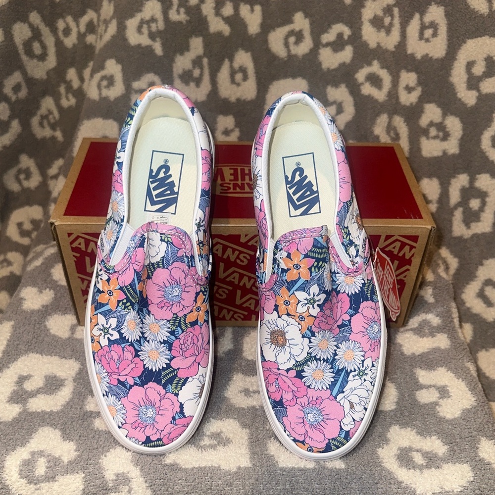 Vans Classic  Slip-On Sneakers 😍 In Retro Floral/Multi True White 😍😍 New 🩷🩷 - Picture 13 of 17
